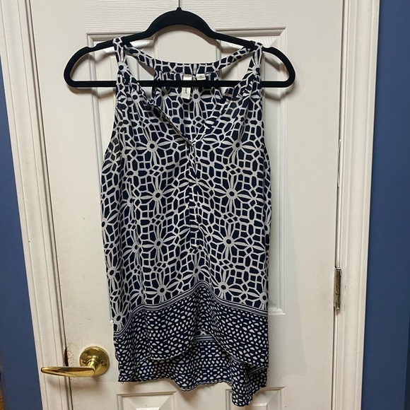 Tacera Womens Top Sz Medium Blue and white Geometric print Tank V neck - Picture 2 of 11